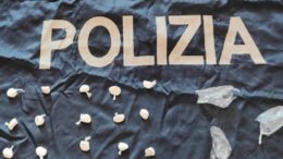 LA POLIZIA DI STATO ARRESTA PUSHER 17ENNE TUNISINO SBARCATO SULLE COSTE SICILIANE AD INIZIO ANNO. 
RINTRACCIATO ANCHE UN 22ENNE TUNISINO CON PRECEDENTI, RIUSCITO A SOTTRARSI PER BEN DUE VOLTE ALL’ESPULSIONE