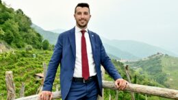 Razzolini (FdI): “Colline di Valdobbiadene e Conegliano, cresce ancora il turismo nei primi cinque mesi del 2024: oltre il 12 percento in più di arrivi da gennaio a maggio rispetto al 2023”