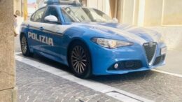 IL TRIBUNALE DI SORVEGLIANZA DISPONE LA SOSTITUZIONE DELL’AFFIDAMENTO IN PROVA AI SERVIZI SOCIALI DEL DIPENDENTE DEL LOCALE DEL CENTRO CHE HA ACCOLTELLATO UN CLIENTE.
DEVE SCONTARE UNA CONDANNA A TRE  ANNI E DUE MESI PER MALTRATTAMENTI E LESIONI