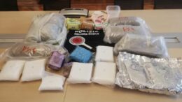 QUESTURA DI PADOVA – ARRESTO PER DETENZIONE DI DROGA A CADONEGHE: LA POLIZIA DI STATO DI PADOVA SEQUESTRA 17 CHILI E MEZZO DI KETAMINA, MARIJUANA, HASHISH ED ECSTASY