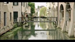 Razzolini (FdI): “Ottimi ascolti in tivù per ‘Stucky’ e ‘Questione di Stoffa’. La Città di Treviso premia, come premiano le grandi produzioni e il grande lavoro della Veneto Film Commission”