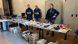 QUESTURA DI PADOVA – LA POLIZIA DI STATO EFFETTUA CONTROLLI AMMINISTRATIVI IN MATERIA DI ESPLOSIVI E MATERIALE PIROTECNICO: SEQUESTRATI 46 KG DI MATERIALE ESPLODENTE. DEFERITI DUE RAGAZZI