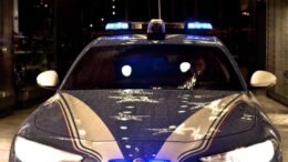 LA POLIZIA DI STATO ARRESTA IN UN B&B UN TUNISINO RICERCATO PER DROGA, NE DENUNCIA UN SECONDO PER RESISTENZA A PUBBLICO UFFICIALE E NE IDENTIFICA ALTRI SEI CHE OCCUPAVANO ABUSIVAMENTE DUE STANZE