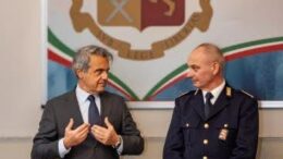 IL SOSTITUTO COMMISSARIO DELLA POLIZIA DI STATO PIETRO LORENZI VA IN PENSIONE