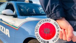 LA POLIZIA DI STATO RINTRACCIA E DENUNCIA 19ENNE CITTADINO TUNISINO RICHIEDENTE ASILO, PER RICETTAZIONE DEL TELEFONO CELLULARE RAPINATO AD UNA DONNA MENTRE PERCORREVA A PIEDI VIA LUCCA CON LA FIGLIA DI DUE MESI NEL PASSEGGINO