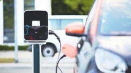 Uiga, bene chiarezza su auto elettriche ma molto dipende da come si ricarica come per cellulari