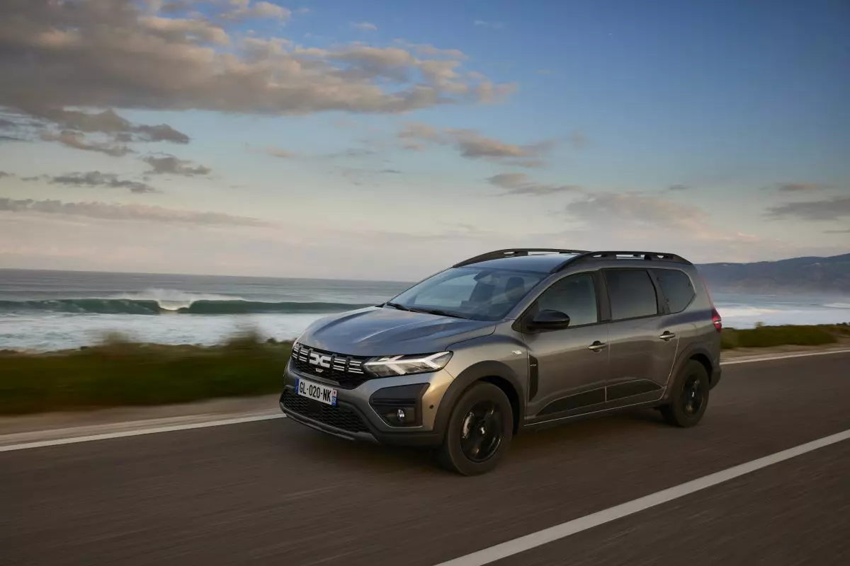 Dacia Jogger nata per l’uso quotidiano Dacia Jogger nata per l’uso quotidiano