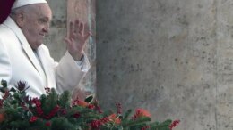 Papa, migliorano condizioni cliniche. Sospesa ventilazione non invasiva