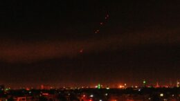 Nuovi raid aerei israeliani sulle basi militari in Siria