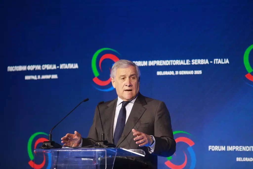 Tajani “Rapporti con Salvini più che positivi” Tajani “Rapporti con Salvini più che positivi”