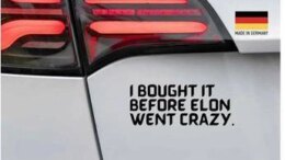 Tesla, ora la salvezza è negli adesivi ‘anti Musk’