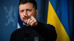 Ucraina, Zelensky a leader Ue: “Serve sostegno con soldi e armi”