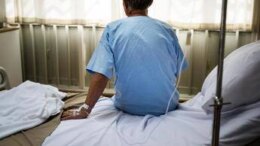 Cancro, radioterapia a rischio in Italia: carenza di specialisti e 50% dei pazienti resta senza cure