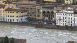 Maltempo, a Firenze l’Arno oltre il primo livello di guardia