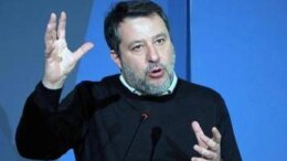 Salvini contro il kit di sopravvivenza Ue: “L’emergenza da fermare è l’invasione islamica”