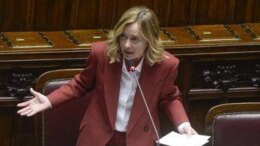 Ucraina, Meloni alla Camera: “Pace si gioca su garanzie sicurezza. Trump-Putin? Primo spiraglio”