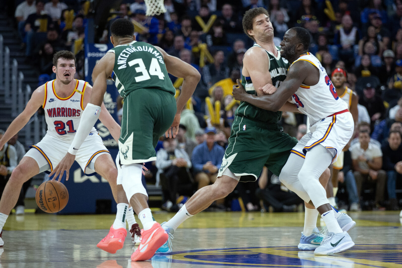 Cleveland ancora ko con i Clippers, successo per Celtics e Warriors Cleveland ancora ko con i Clippers, successo per Celtics e Warriors