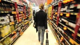Su l’inflazione, prezzi in rialzo: “Stangata fino a 900 euro in più per famiglie”