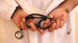 La visita finisce a botte, medico aggredito a Roma