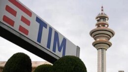 Tim, c’è l’accordo Vivendi-Poste per cessione del 15% a 684 milioni