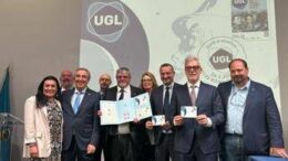 Ugl celebra 75 anni, da Poste Italiane il francobollo commemorativo