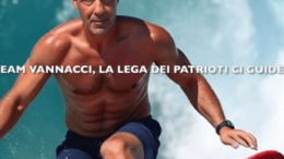Arriva l’inno dei ‘Team Vannacci’: il generale sul surf e la von der Leyen al tappeto