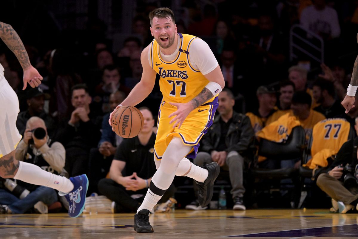 L’ex Doncic affonda Dallas e porta i Lakers ai playoff L’ex Doncic affonda Dallas e porta i Lakers ai playoff