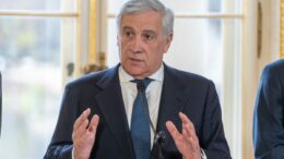 Medio Oriente, Tajani “sostegno a iniziative di pace dei Paesi arabi”