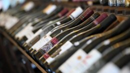Rapporto Enpaia-Censis, cresce il consumo di vino ma è allarme dazi