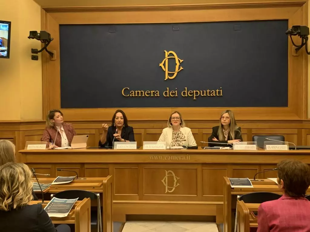 Ipoparatiroidismo, al via la campagna “Si può parlare di normalità?” Ipoparatiroidismo, al via la campagna “Si può parlare di normalità?”