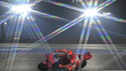 Marc Marquez in pole in Qatar davanti ad Alex, Bagnaia in 4^ fila