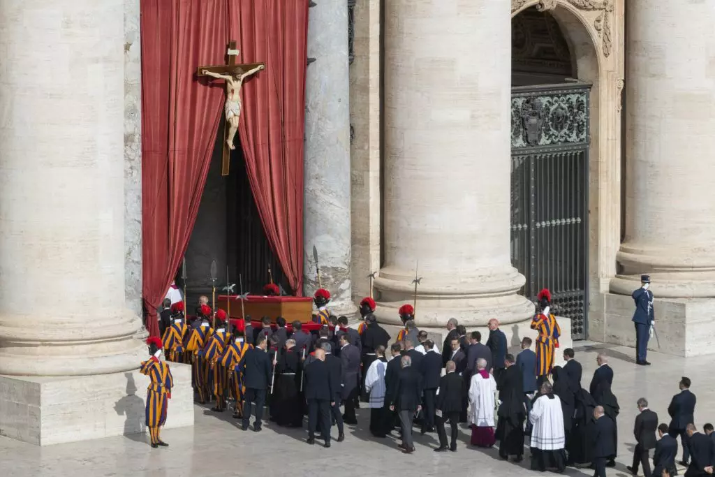 Il giorno dell’addio a Papa Francesco Il giorno dell’addio a Papa Francesco