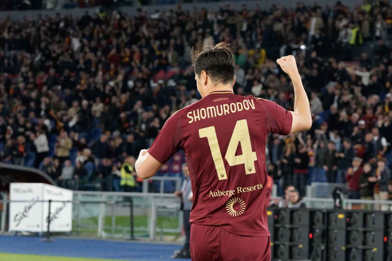 Shomurodov regala tre punti alla Roma, Verona ko 1-0 Shomurodov regala tre punti alla Roma, Verona ko 1-0