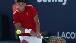 Cinà show a Madrid, batte Wong e vola al secondo turno. Avanti anche Cobolli, fuori Fognini