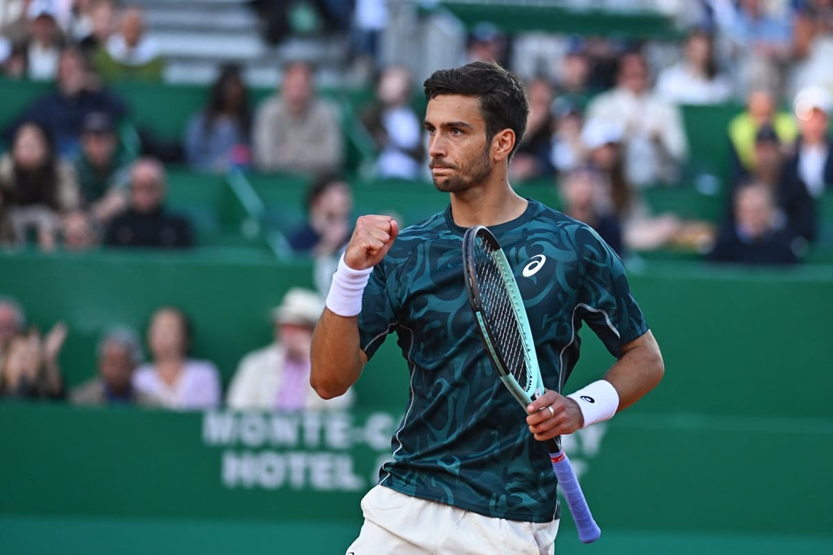 Musetti rimonta De Minaur e vola in finale a Montecarlo, contro Alcaraz per il primo “1000” Musetti rimonta De Minaur e vola in finale a Montecarlo, contro Alcaraz per il primo “1000”