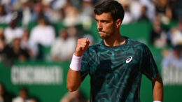 Magico Musetti a Montecarlo, rimonta Tsitsipas e vola in semifinale