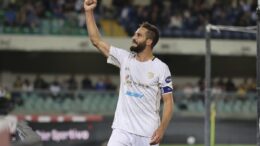 Il Cagliari sbanca il Bentegodi, Verona sconfitto 0-2 nello scontro salvezza