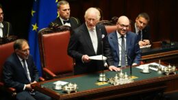 La prima volta di Re Carlo in Parlamento, cita Dante e ricorda Falcone
