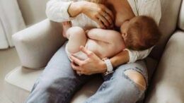 Neonatologi, ‘allattare al seno e vicinanza genitori strategie prevenzione’