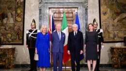 Carlo e Camilla a Roma, visita al Quirinale e omaggio al Milite Ignoto per i reali