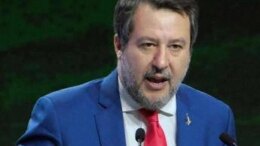 Lega, la richiesta del congresso a Salvini: “Torni al Viminale”