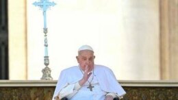 Papa Francesco, Alfieri: “Non è più malato ma rispetti le altre sei settimane di convalescenza”