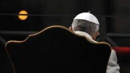 Papa Francesco e la causa della morte, ecco perché la polmonite c’entra con l’ictus