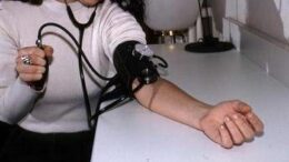“Chi a 50 anni vive in modo sano vive di più”, lo studio