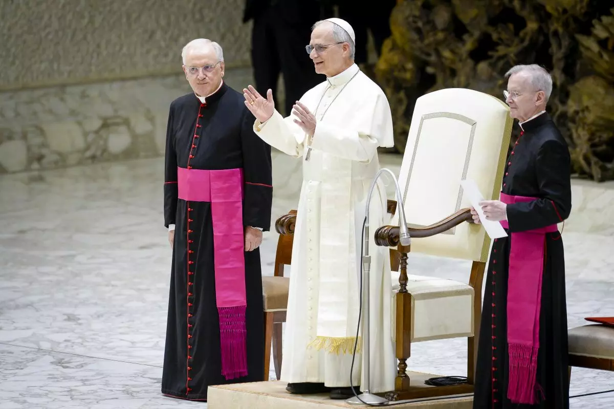 Papa “Tacciano le armi, Chiesa non si stancherà di ripeterlo” Papa “Tacciano le armi, Chiesa non si stancherà di ripeterlo”