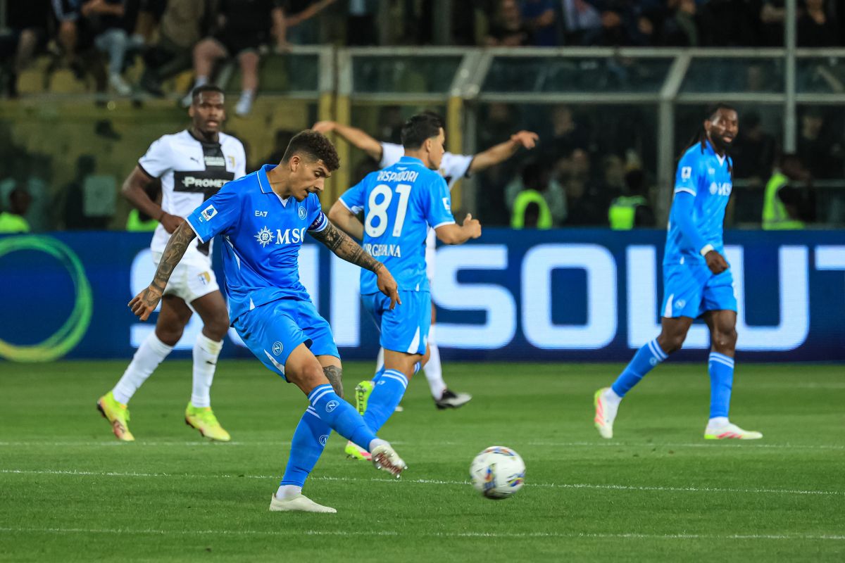 Scudetto rinviato: Napoli e Inter pareggiano, gli azzurri restano in vetta Scudetto rinviato: Napoli e Inter pareggiano, gli azzurri restano in vetta