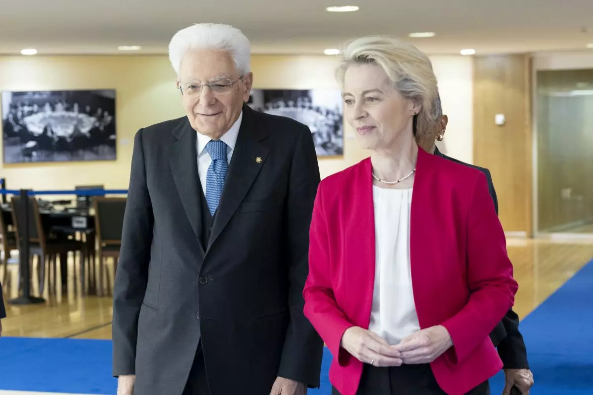 Ue, Von der Leyen a Mattarella “Risponderemo all’appello ‘Nessun dorma’” / Video Ue, Von der Leyen a Mattarella “Risponderemo all’appello ‘Nessun dorma’” / Video