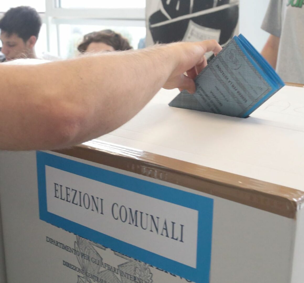 Amministrative, exit poll: centrosinistra verso la vittoria a Genova e Ravenna Amministrative, exit poll: centrosinistra verso la vittoria a Genova e Ravenna