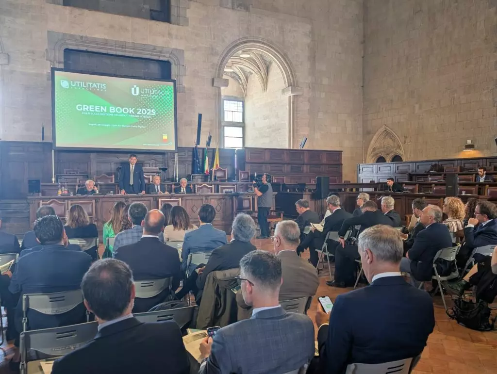 Green Book, servono impianti per centrare target Ue sul riciclo rifiuti Green Book, servono impianti per centrare target Ue sul riciclo rifiuti