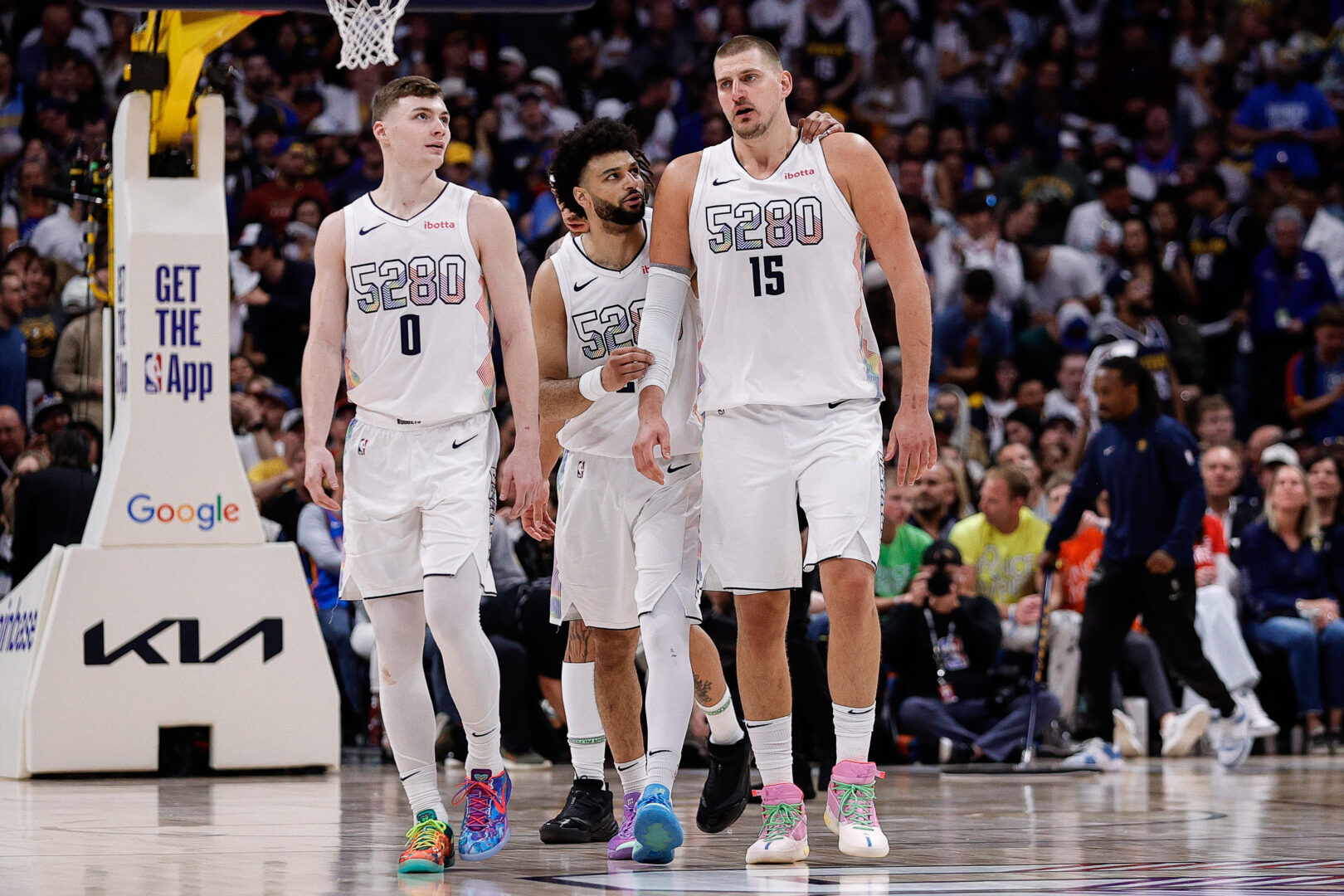 Denver non molla e pareggia la serie con Oklahoma, sarà decisiva gara-7 Denver non molla e pareggia la serie con Oklahoma, sarà decisiva gara-7